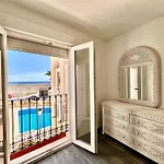 De Lujo Con Piscina Y Vistas Al Mar En * Торевьиа