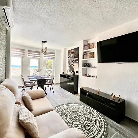 De Lujo Con Piscina Y Vistas Al Mar En *