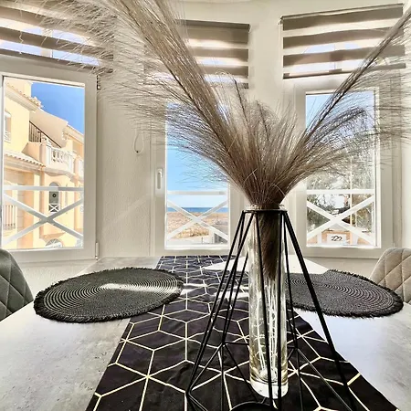 De Lujo Con Piscina Y Vistas Al Mar En